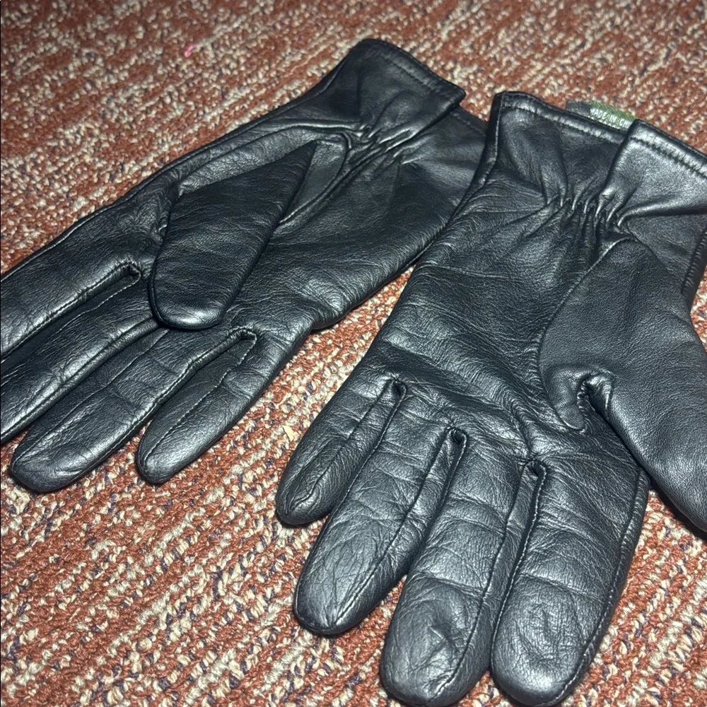 Black Leather Gloves with Bow Detail size 8 women’s 100% leather ladies cute bow
